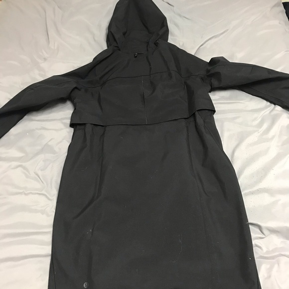 Lululemon rain cloud jacket NWOT - Picture 2 of 4